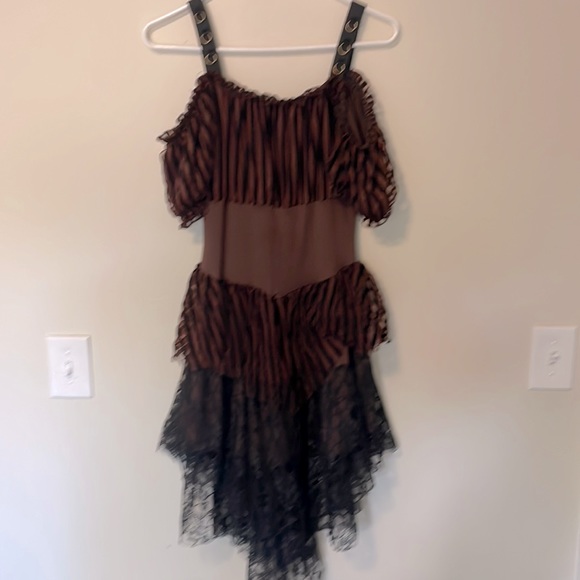 Costume - Picture 2 of 4